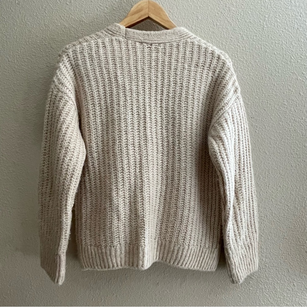 Y2K Grandma cable-knit buttoned cardigan Sweater - Picture 3 of 10